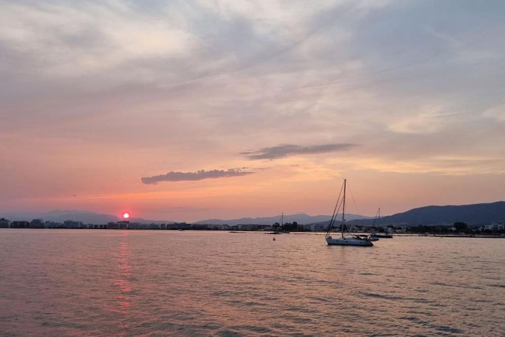 Apartament Piso En El Centro Con Vistas Al Mar Y Balcon Roses Zewnętrze zdjęcie