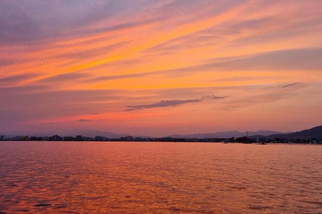 Apartament Piso En El Centro Con Vistas Al Mar Y Balcon Roses Zewnętrze zdjęcie